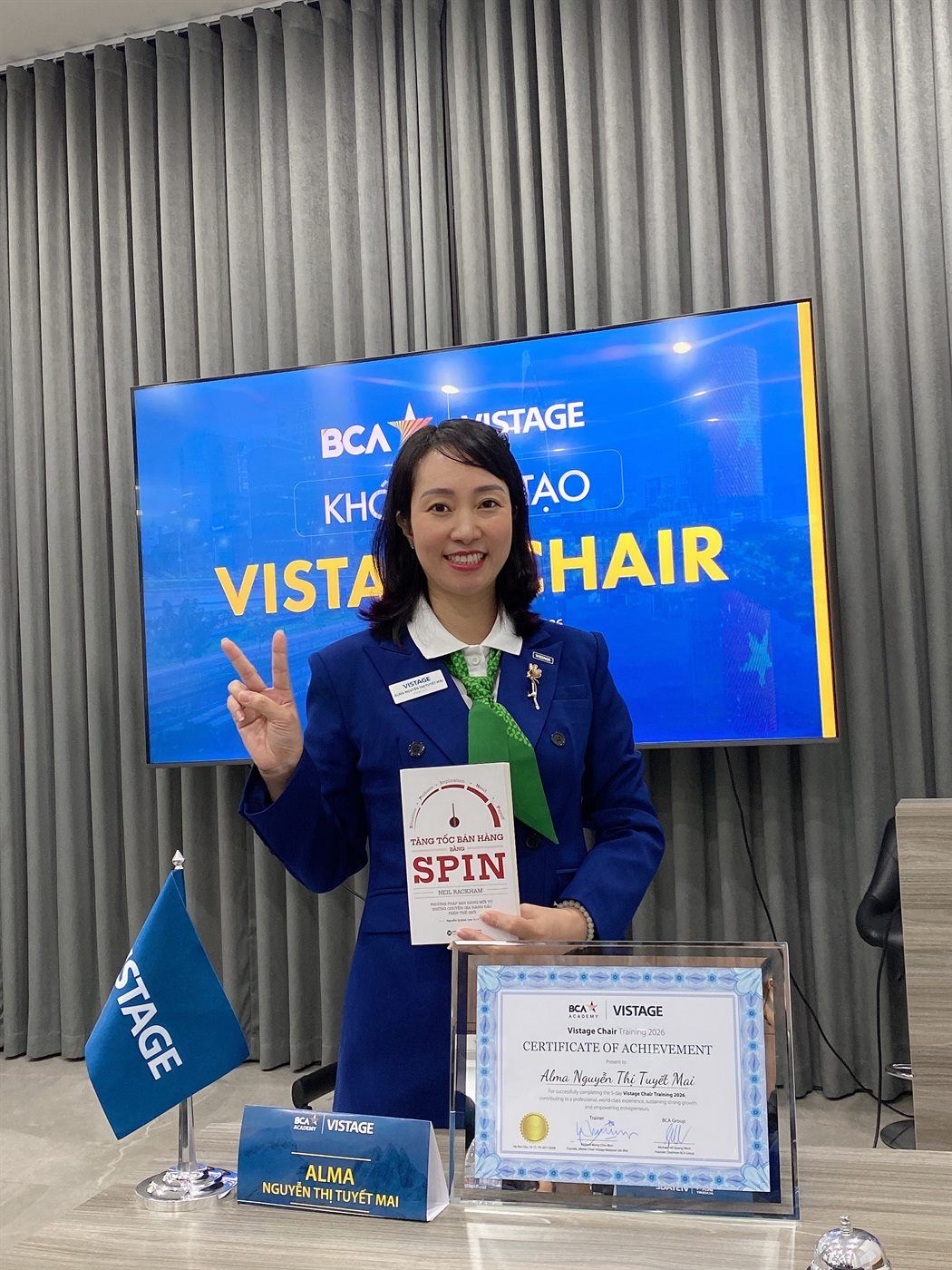Alma Mai Nguyễn cùng chứng nhận Vistage Chair Training 2026